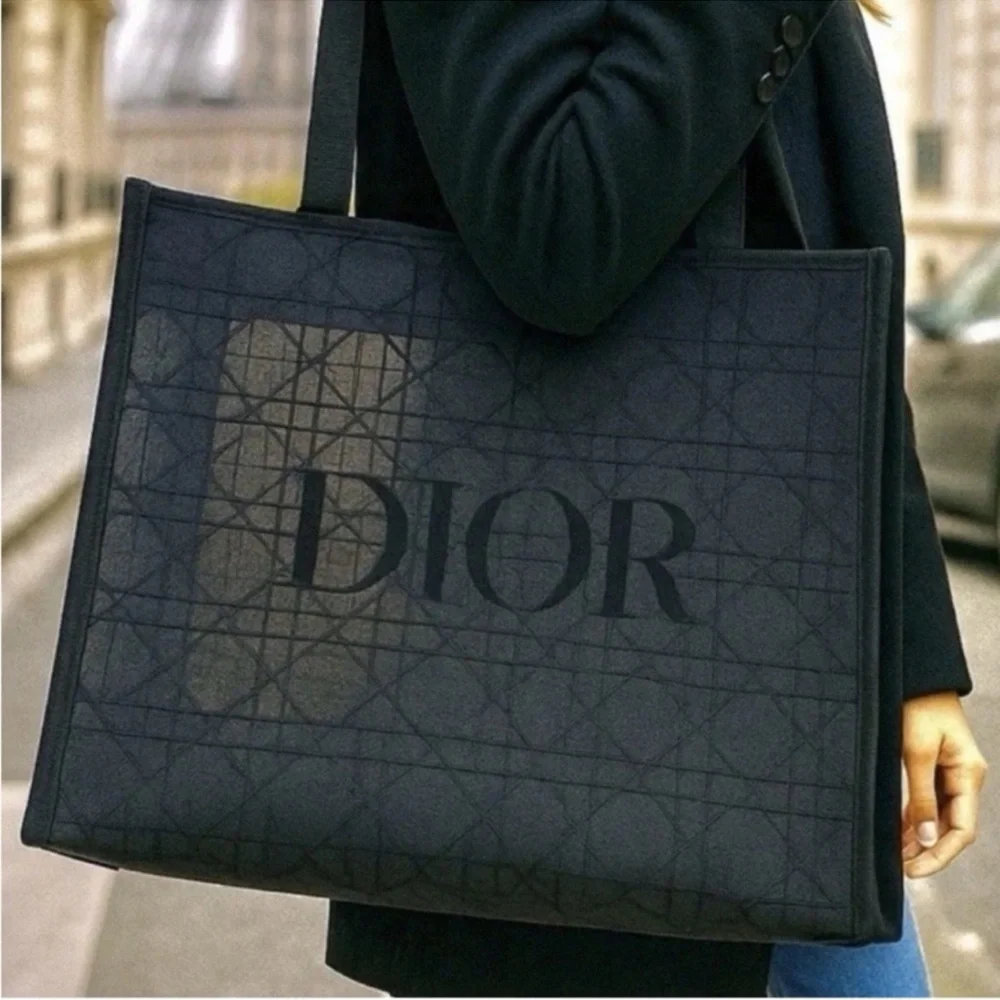 ⚜️Dior Black Mesh Tote with Intricate Pattern GWP ⚜️ - Picture 2 of 3